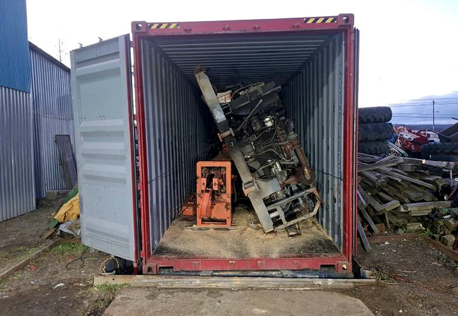 コンマ8,9の大型エスクカベーターを1コンテナにバンニングする 事例写真 6