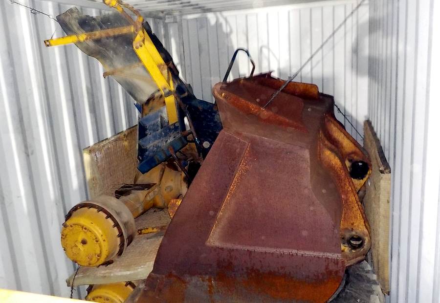 大型のタイヤショベルを解体して1コンテナにバンニングする 事例写真 3
